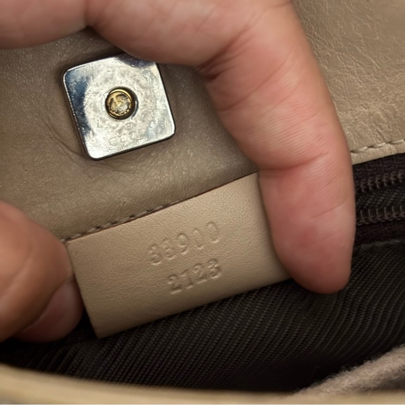 Gucci Beige GG Supreme Canvas Shoulder Bag with Tan Strap - Picture 8 of 10